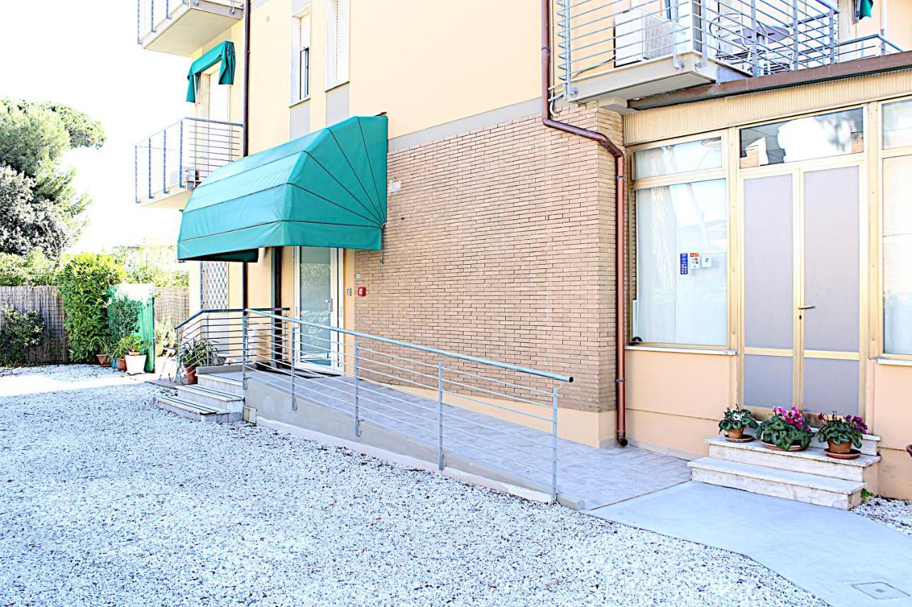 Hotel Luca Lido di Camaiore Kültér fotó