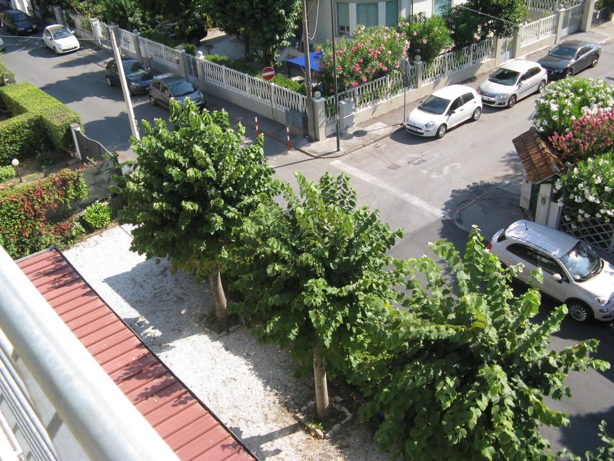 Hotel Luca Lido di Camaiore Kültér fotó