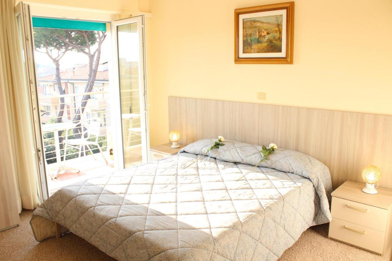 Hotel Luca Lido di Camaiore Kültér fotó