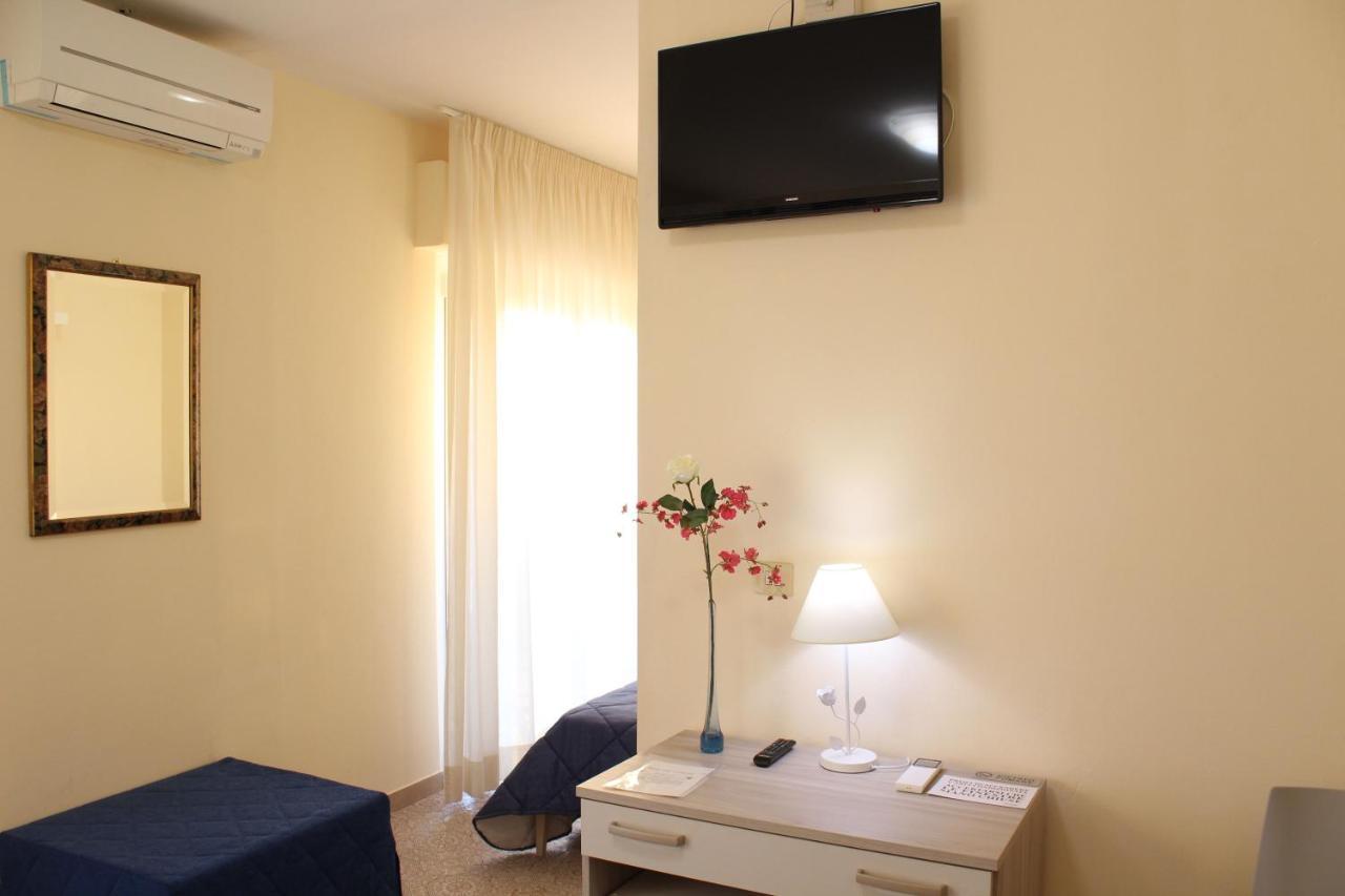 Hotel Luca Lido di Camaiore Kültér fotó