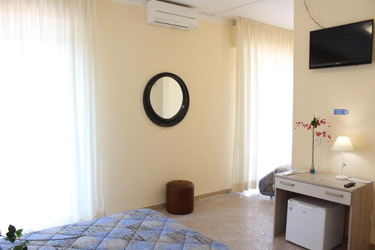 Hotel Luca Lido di Camaiore Kültér fotó